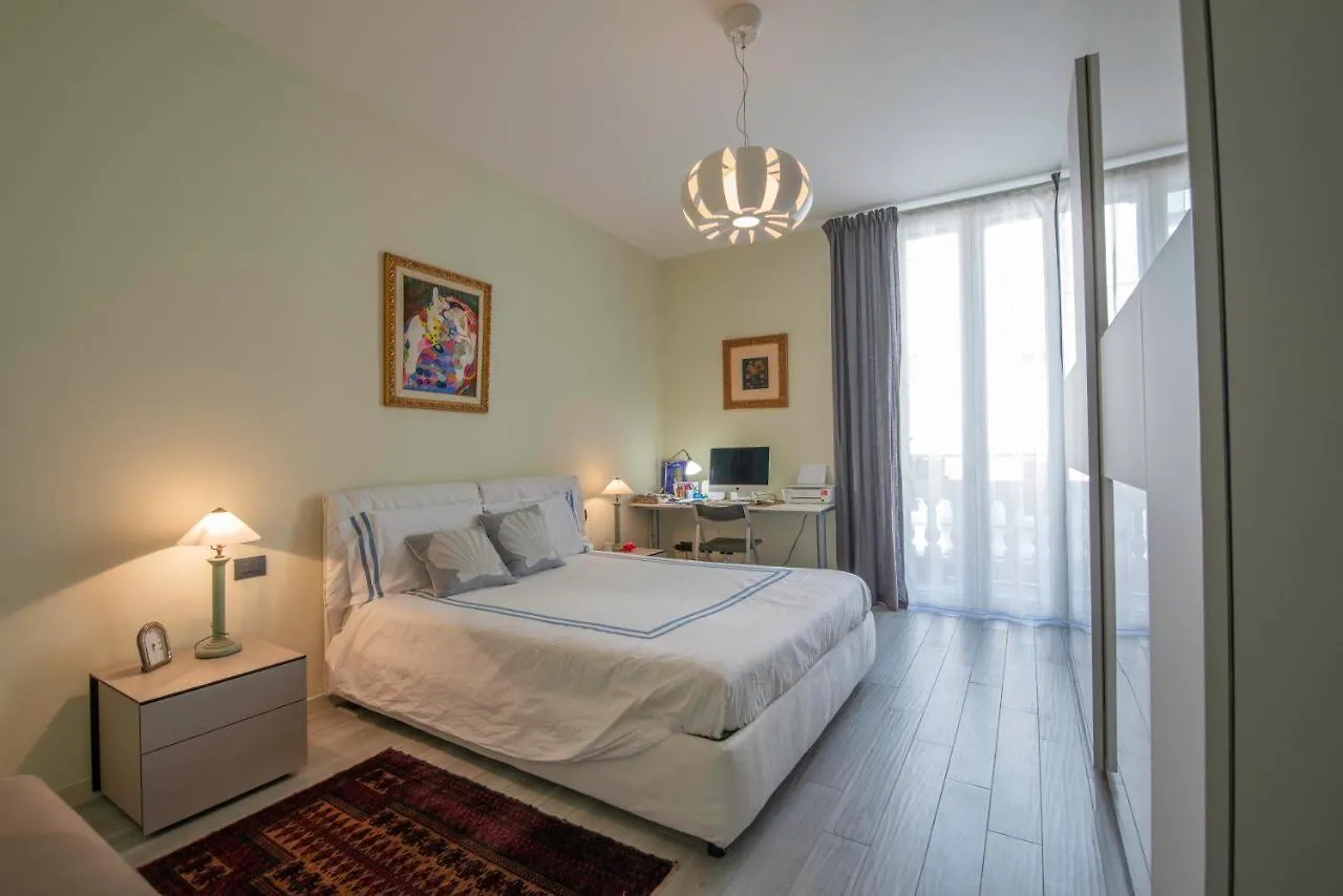 Apartment Comfy-Cozy 2 Bedroom-Via Boscovich Milan